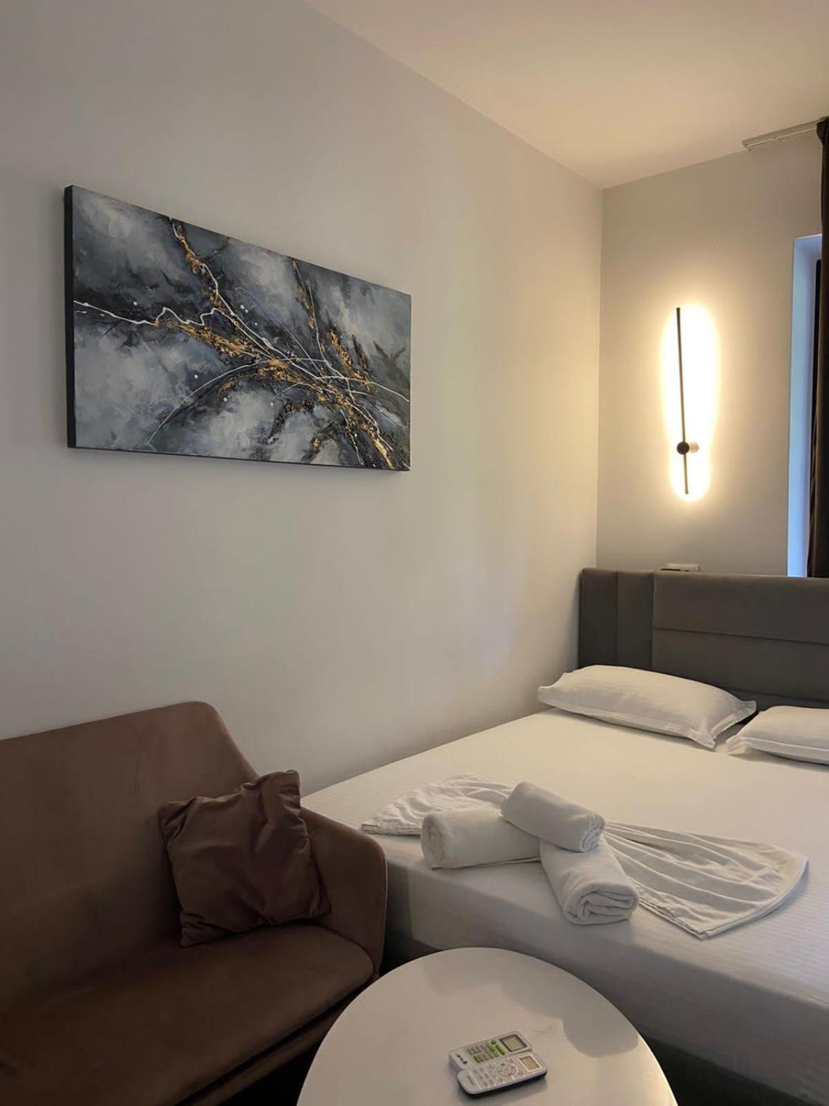 Luxury Apartments Blloku Tirana Exterior photo