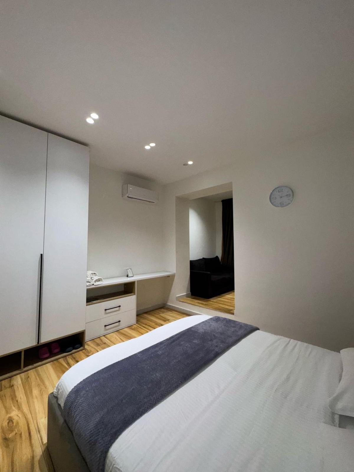 Luxury Apartments Blloku Tirana Exterior photo
